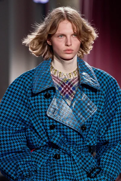 Look 39